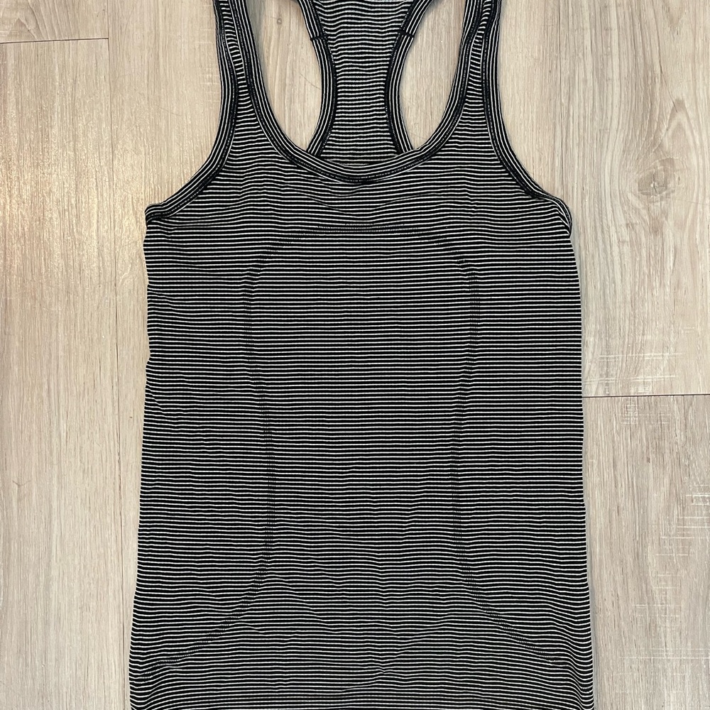 Lululemon tank